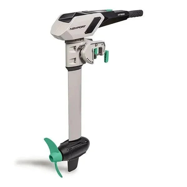 Casavibeo Newport NT300 electric outboard motor mounted on a boat with control handles and propeller visible.