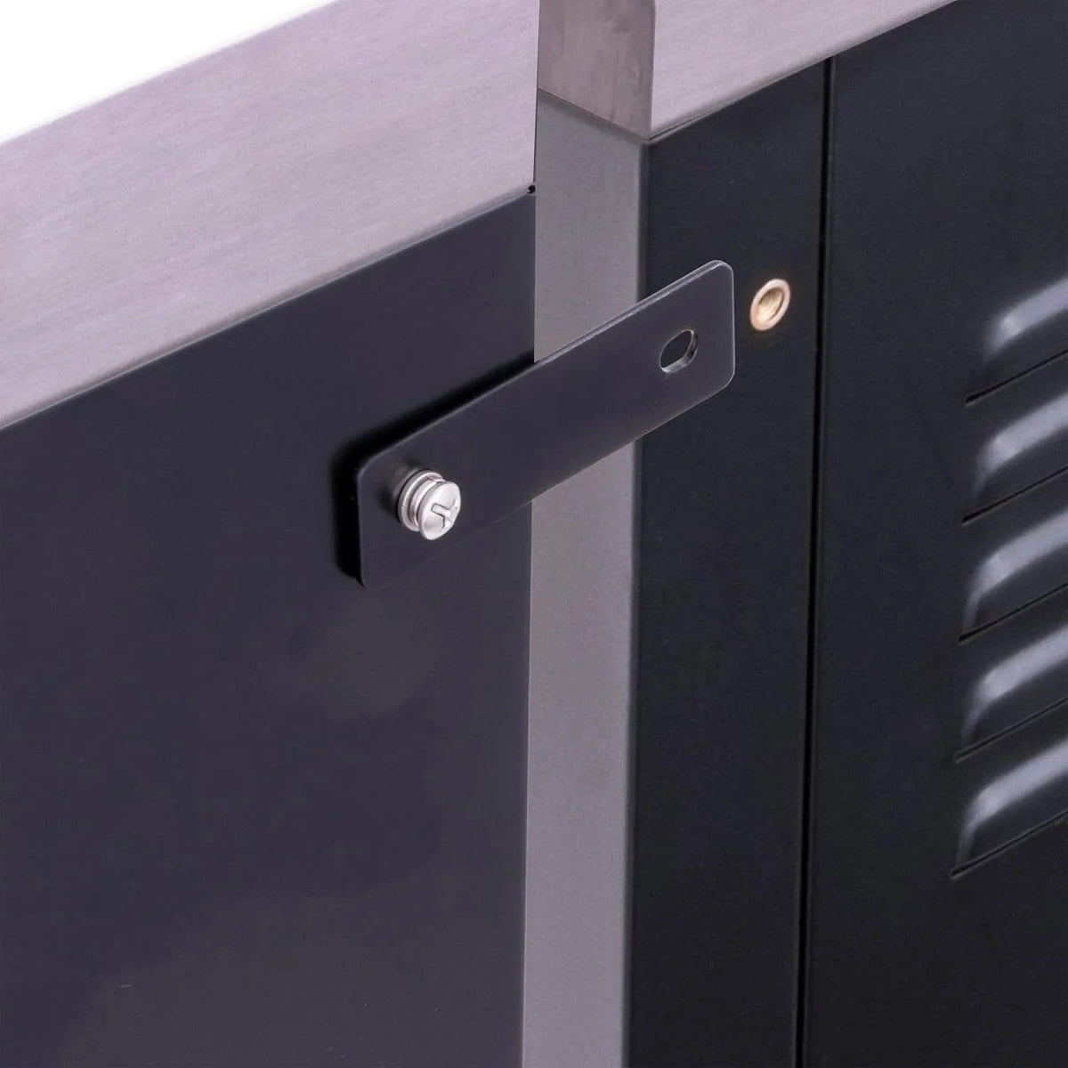 Casavibeo Charbroil Medallion Series modular outdoor kitchen with built-in grill, countertop, and storage in a modern outdoor setting.