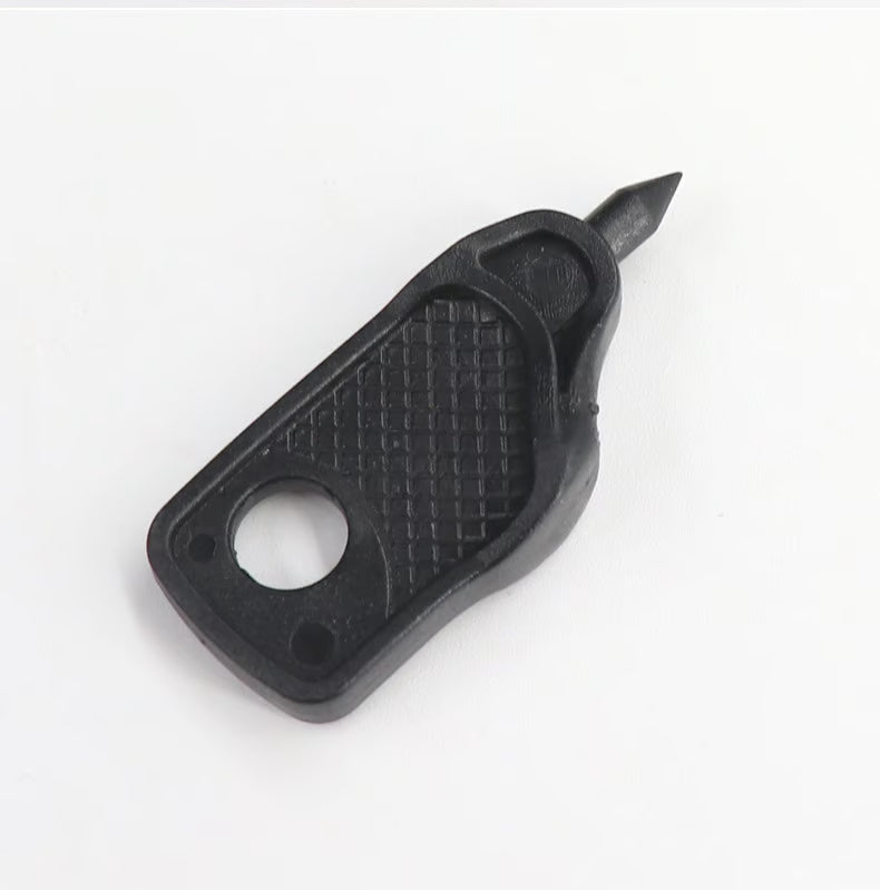 Set of 100 adjustable Mivoza drip irrigation drippers for precise outdoor plant watering, shown installed on garden hoses.