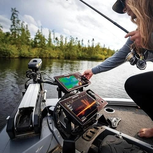 Casavibeo Humminbird MEGA Live 2 forward-facing sonar transducer for XPLORE, APEX, and SOLIX G3 fish finders mounted on boat