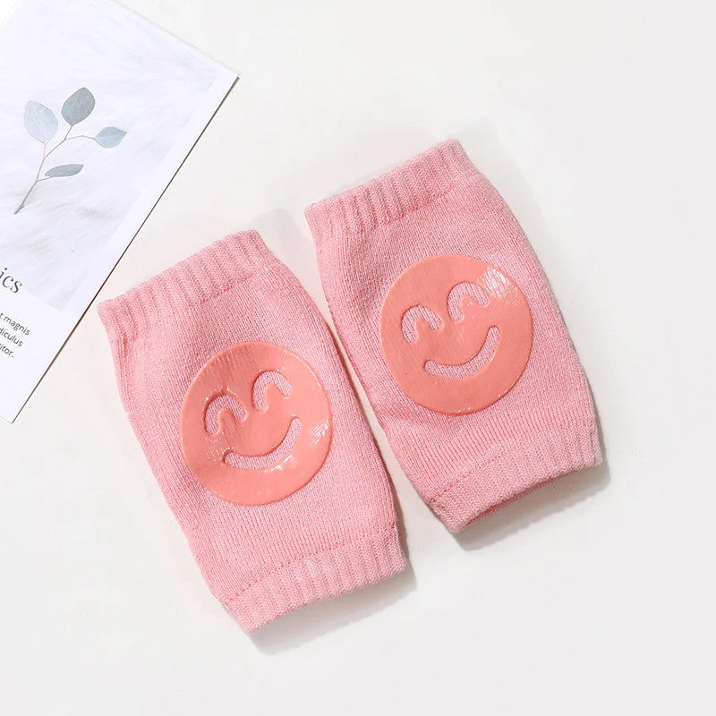 Belro baby knee pads in soft, colorful fabric designed for kids' crawling and crawling protection.
