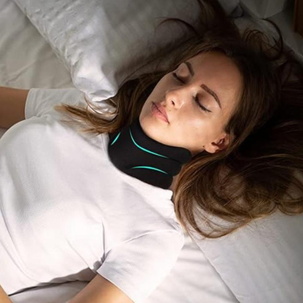 Belro neck brace accessory with adjustable strap, designed for support and comfort, shown in black with buckle closure.