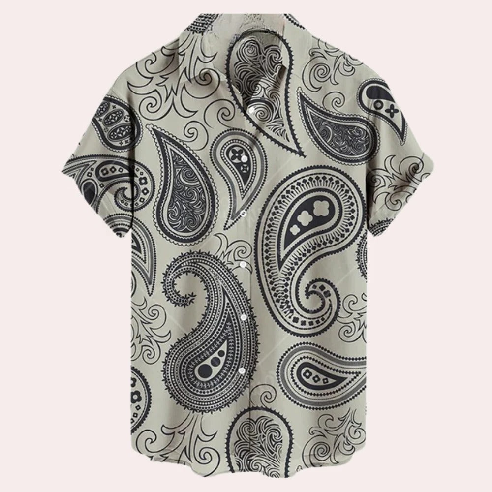 Belro men's short sleeve shirt, comfortable casual clothing for men, shown in a relaxed fit on a model.