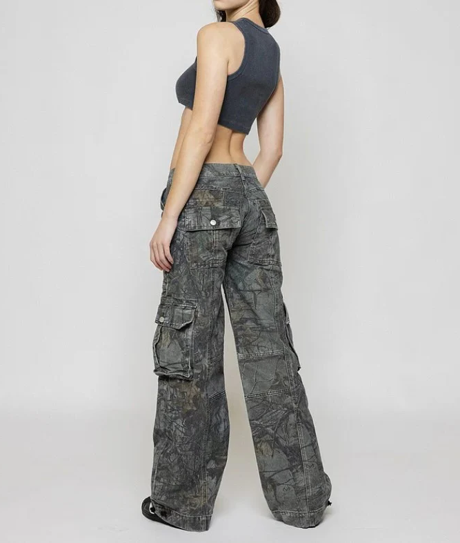 Belro camo cargo pants featuring multiple pockets, relaxed fit, and woodland camouflage pattern for outdoor and casual wear.