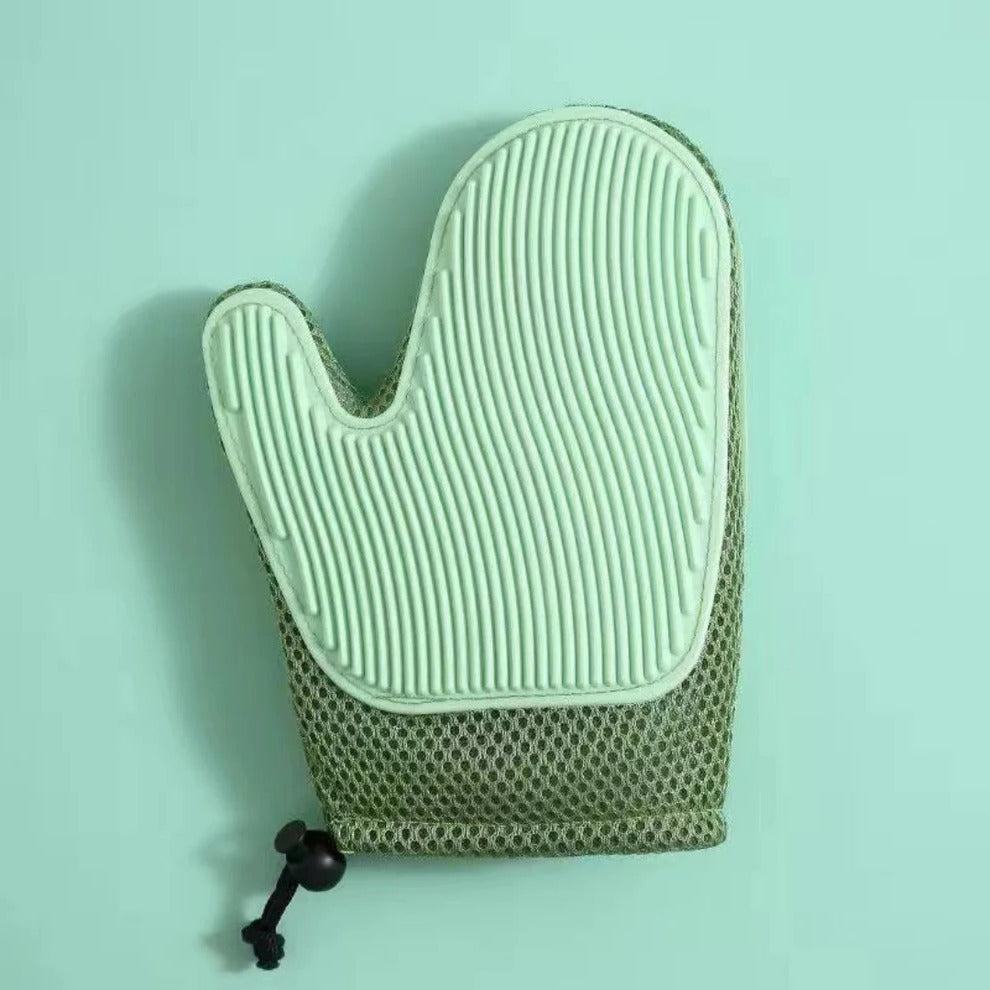 Belro 2-in-1 cat grooming glove showing soft silicone bristles and flexible fabric for pet grooming and shedding control.