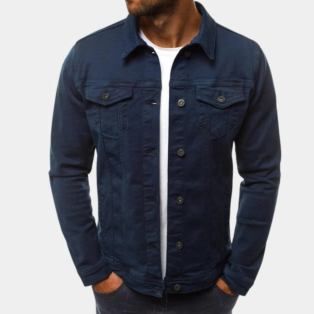 Men's classic Belro shirt in stylish design, shown in a close-up of the collar and button details.