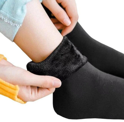 Belro extra warm winter socks in thick, cozy fabric designed for cold weather comfort.