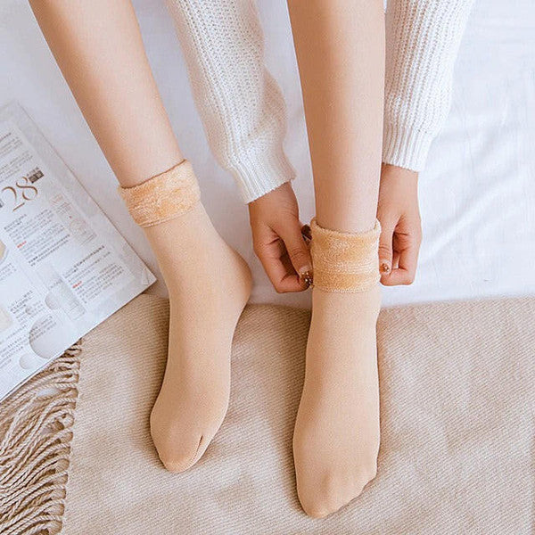 Belro extra warm winter socks featuring thick knit fabric and cozy design for cold weather comfort.