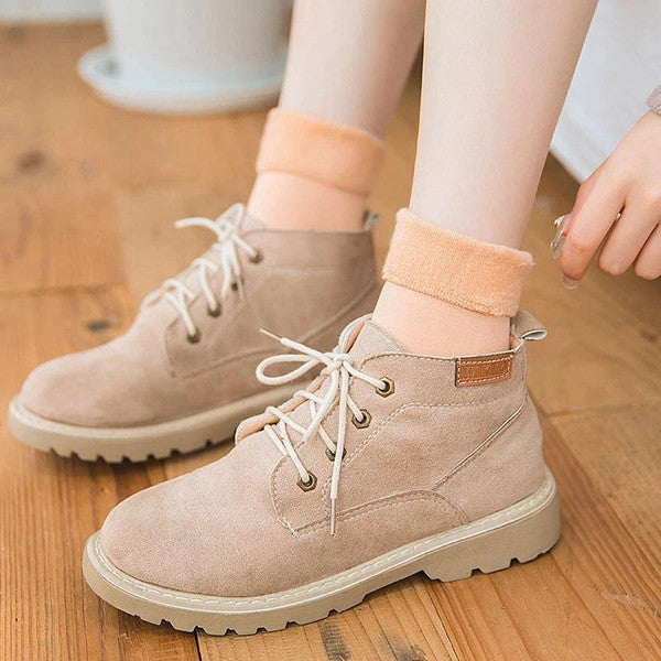 Belro extra warm winter socks featuring thick, cozy fabric ideal for cold weather and outdoor winter activities.