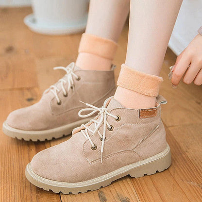 Belro extra warm winter socks featuring thick, cozy fabric ideal for cold weather and outdoor winter activities.