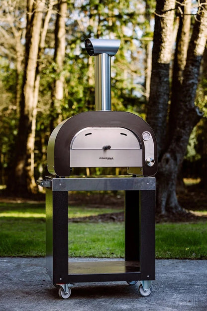Casavibeo Maestro 60 gas oven with stainless steel exterior, digital control panel, and multiple burners for efficient cooking.