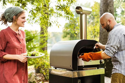 Casavibeo Maestro 60 gas oven in a modern kitchen setting with stainless steel finish and control knobs visible.