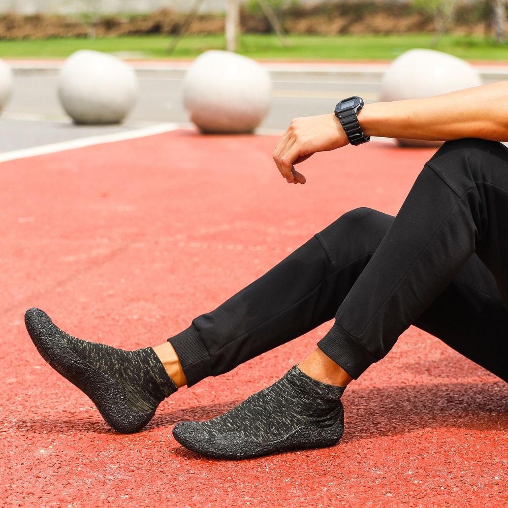 Belro unisex aqua socks shoes for lightweight running and swimming, featuring breathable fabric and flexible sole.