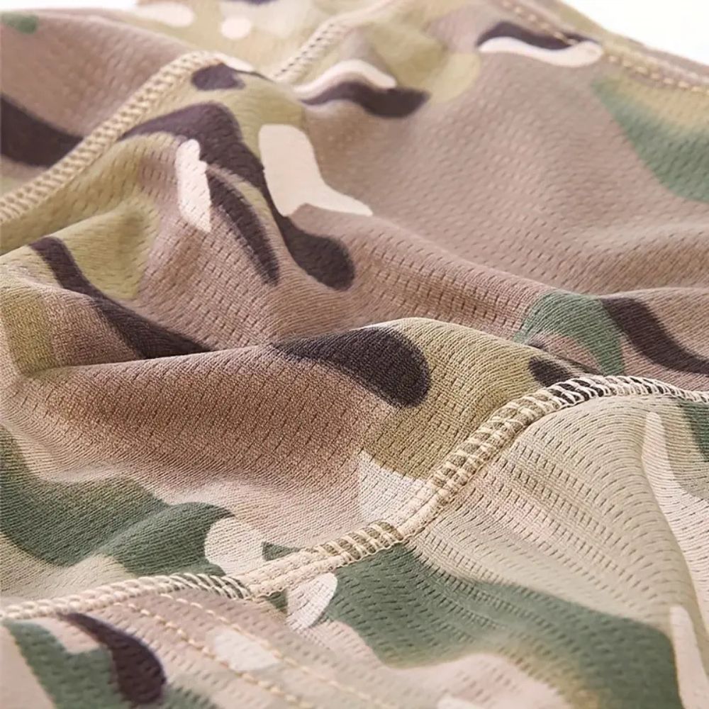 Belro fleece-lined camouflage balaclava full face mask, warm winter clothing for outdoor activities, with a snug fit and camouflage pattern.