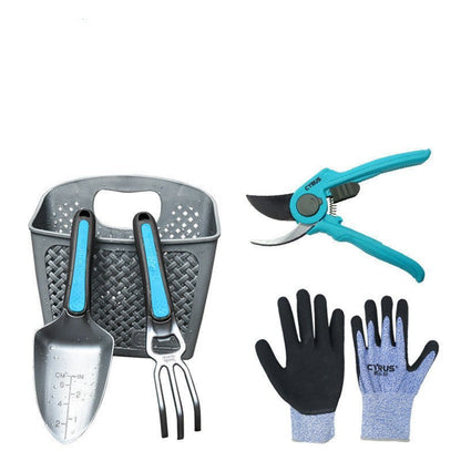 Casavibeo small household art tool shovel with wooden handle and metal blade, ideal for gardening or craft projects.