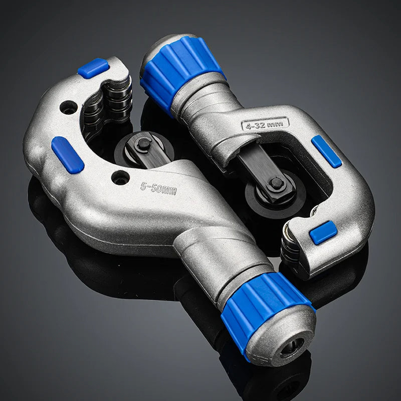 Heavy-duty Belro pipe cutter with ergonomic handle and sharp blade, ideal for precise cutting of metal pipes in tools and hardware.