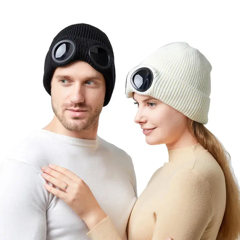 Belro unisex knitted winter beanie with goggles, cozy winter hat with integrated goggles, suitable for cold weather.