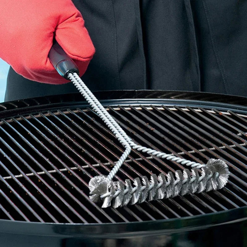 Belro stainless steel barbecue grill brush cleaner with sturdy handle and bristles for effective grill cleaning.