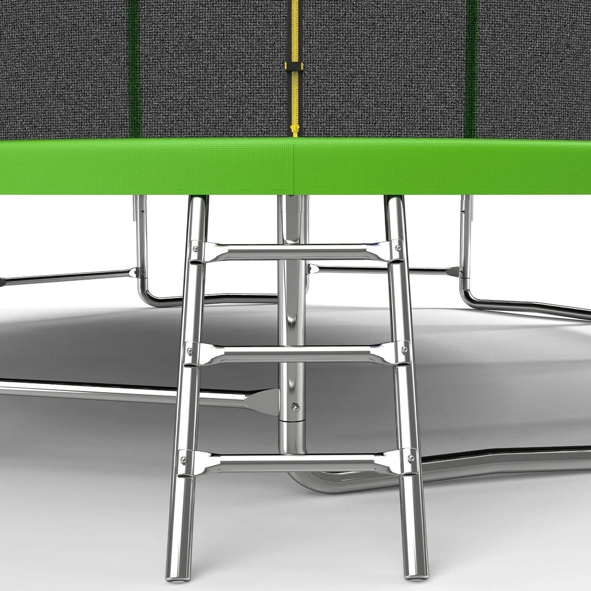 Casavibeo JumpFlex HERO 15ft trampoline with safety enclosure, showcasing the sturdy frame and jumping surface in a backyard setup.