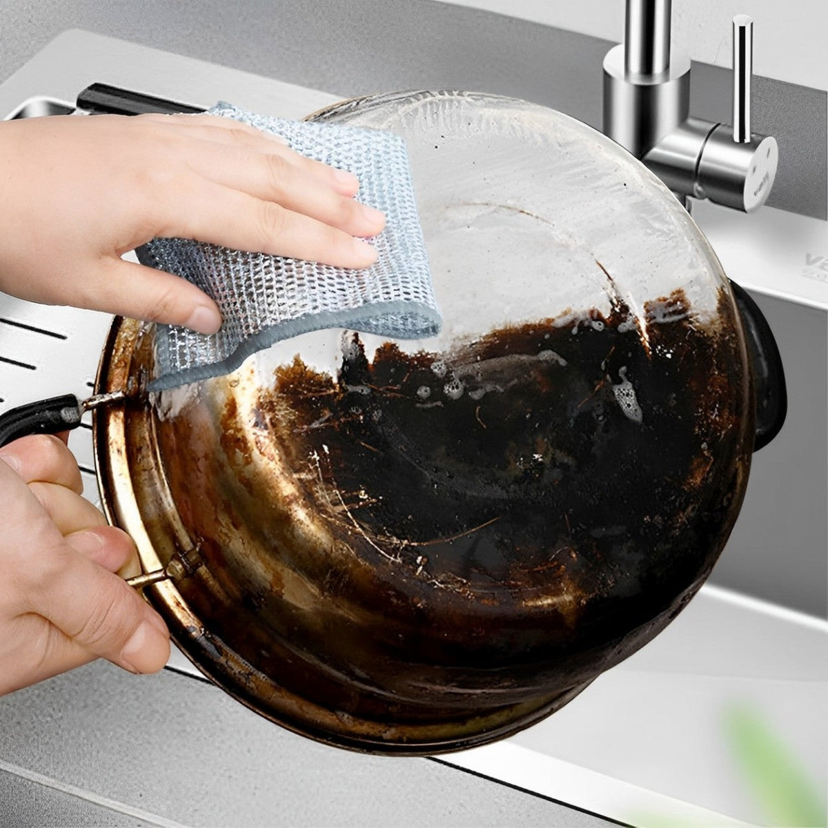 Set of 20 Belro cleaning cloths made from soft fabric, ideal for cleaning and dusting household surfaces.