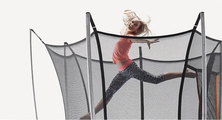 Casavibeo Vuly safe outdoor round springless trampoline with safety enclosure net, showing the trampoline and protective safety features.