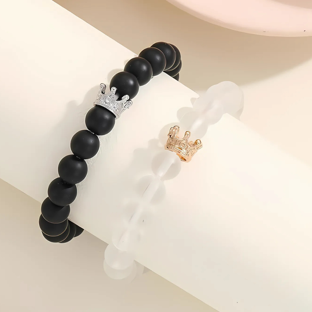 Belro Glow Heart magnetic couples bracelet featuring a glowing heart charm and sleek jewelry design.