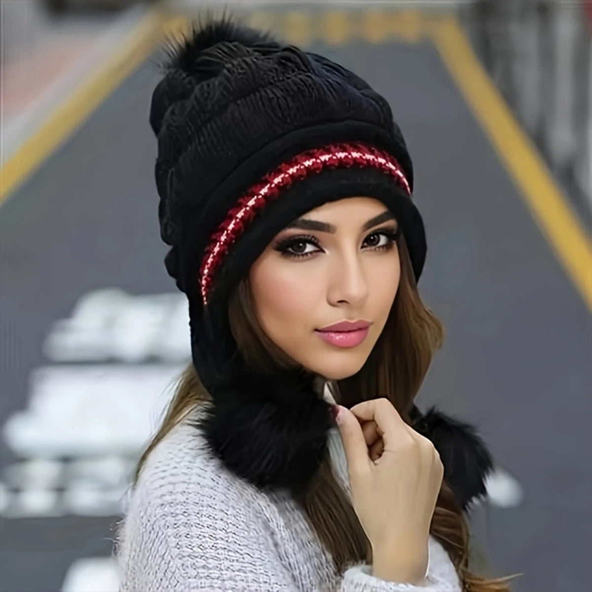 Belro fleece-lined winter hat with faux fur pom-pom, cozy and warm accessory for cold weather.