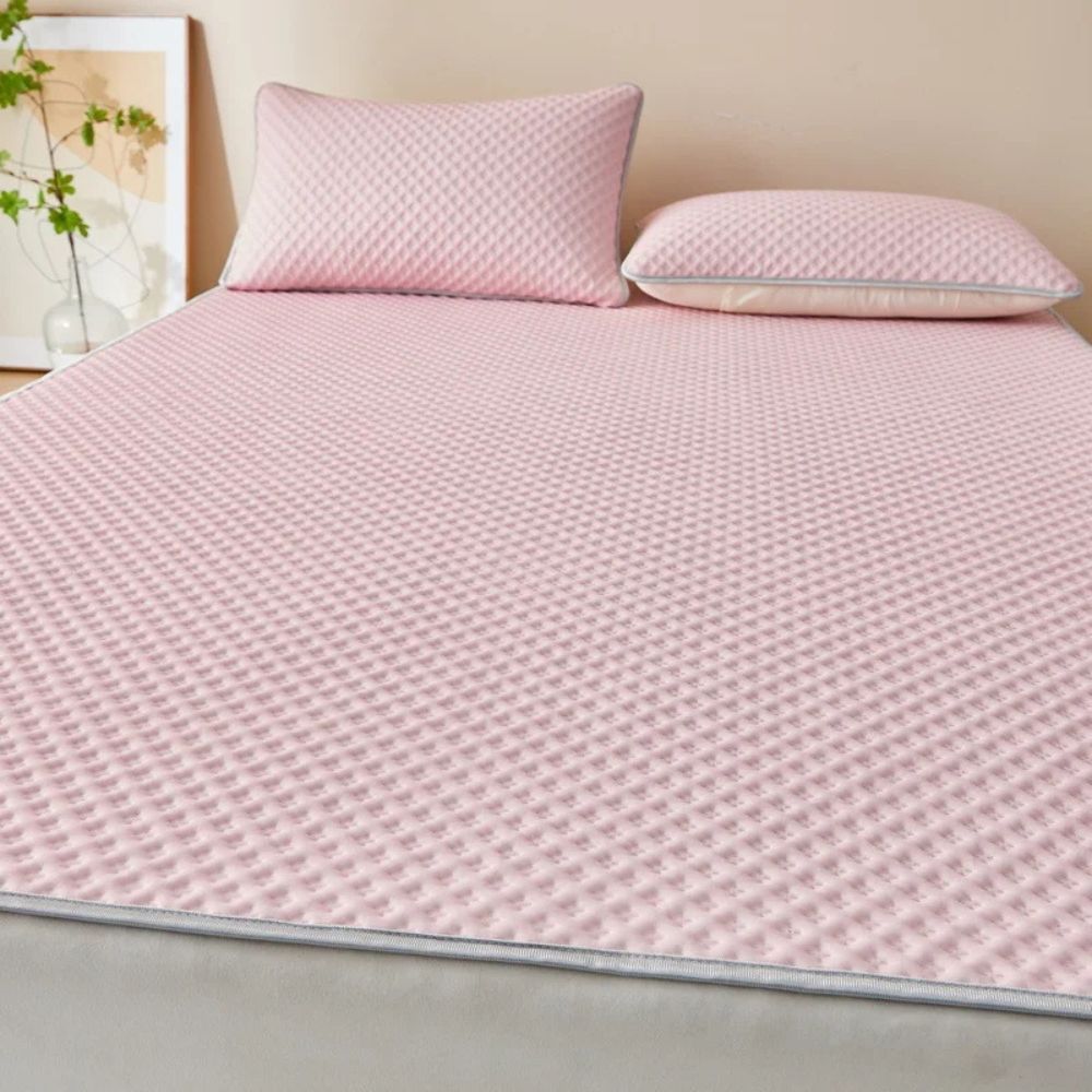 Soft lightweight bedding from Belro, featuring smooth bed sheets ideal for a comfortable sleep in a cozy bedroom setting.