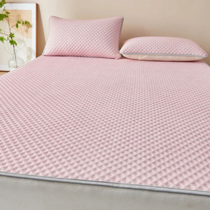 Soft lightweight bedding from Belro, featuring smooth bed sheets ideal for a comfortable sleep in a cozy bedroom setting.