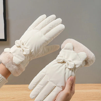 Belro women's touchscreen winter gloves, stylish and warm accessories with touch-sensitive fingertips for easy device use.