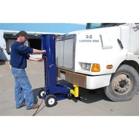 Hein-Werner 10 Ton Air Operated End Lift by Casavibeo, showcasing the heavy-duty hydraulic lifting mechanism and sturdy construction.