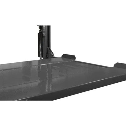 Casavibeo BENDPAK HD-9 9,000-lb capacity heavy-duty automotive lift with sturdy metal frame and safety features.