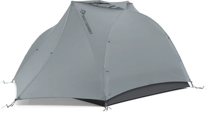 Casavibeo Sea to Summit Telos TR3 Tent set up outdoors, showing its lightweight fabric and spacious design for camping.