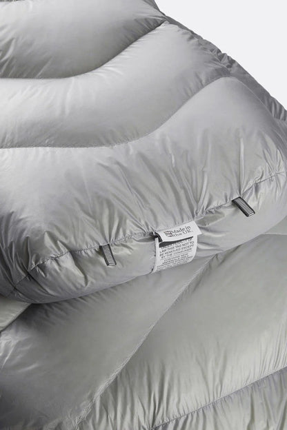 Casavibeo Rab Mythic 600 Down Sleeping Bag laid out, showing its lightweight, insulated design ideal for camping and outdoor adventures.