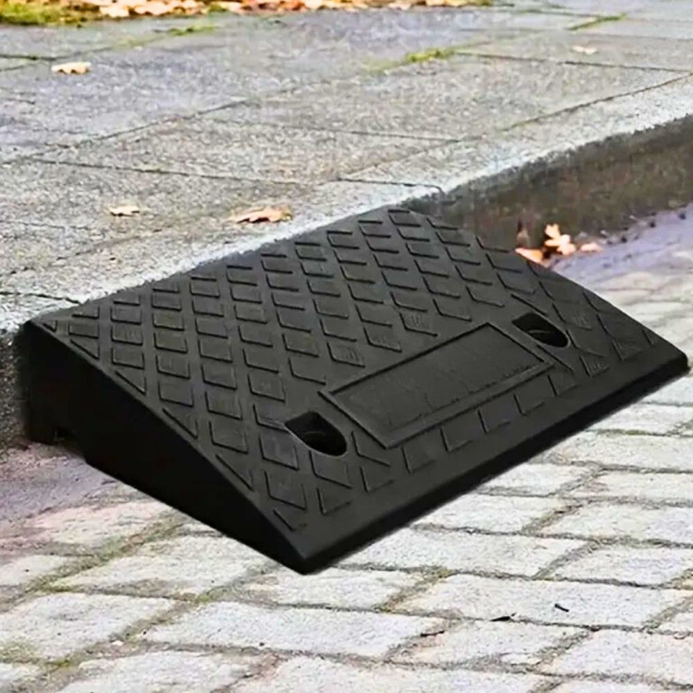 Belro portable driveway curb ramp, lightweight and durable, designed for easy driveway and sidewalk access in home and garden settings.
