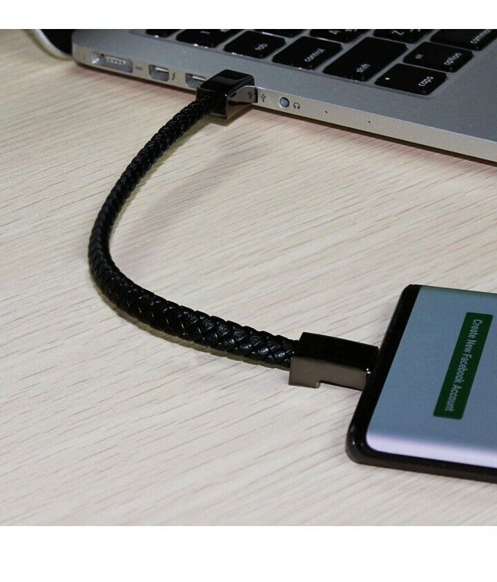Belro charging and data sync bracelet with sleek design, jewelry-style accessory for convenient device connection and data transfer.