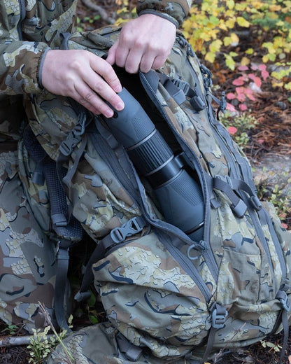 Casavibeo KUIU PRO 6000 Pack with multiple compartments and adjustable straps, designed for outdoor hiking and trekking.