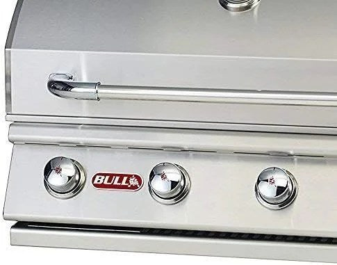 Casavibeo Bull Outlaw 30-inch 4-burner built-in natural gas grill with stainless steel finish and multiple control knobs.