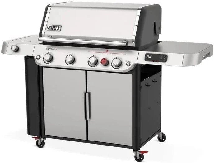 Casavibeo Weber Genesis SPX-435 smart gas grill with four burners, stainless steel lid, and side shelves, ready for outdoor cooking.