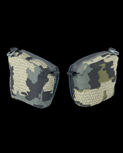 Casavibeo KUIU PRO 6000 Pack with multiple compartments, adjustable straps, and durable design for outdoor adventures.