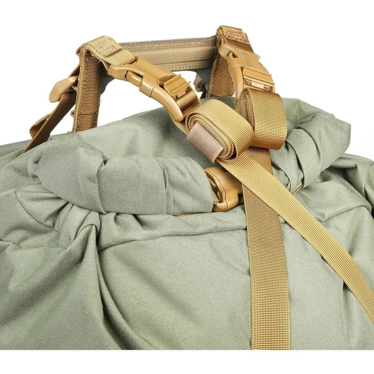 Casavibeo Mystery Ranch Metcalf 50 backpack with multiple compartments, padded straps, and durable fabric for outdoor adventures.