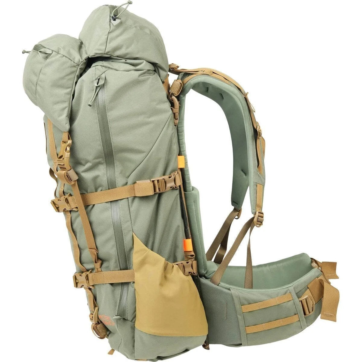 Casavibeo Mystery Ranch Metcalf 75 hiking backpack with multiple compartments and adjustable straps on a plain background