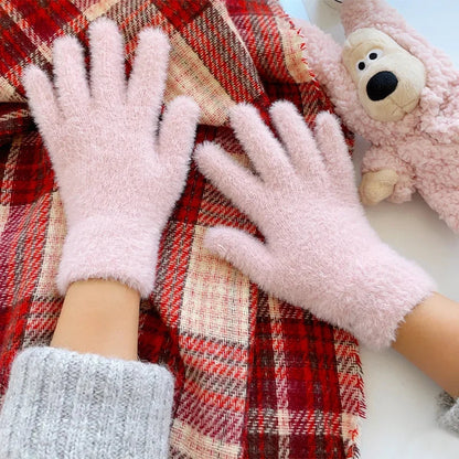 Belro soft plush winter gloves for women, cozy and warm clothing accessory with a plush texture, perfect for cold weather.
