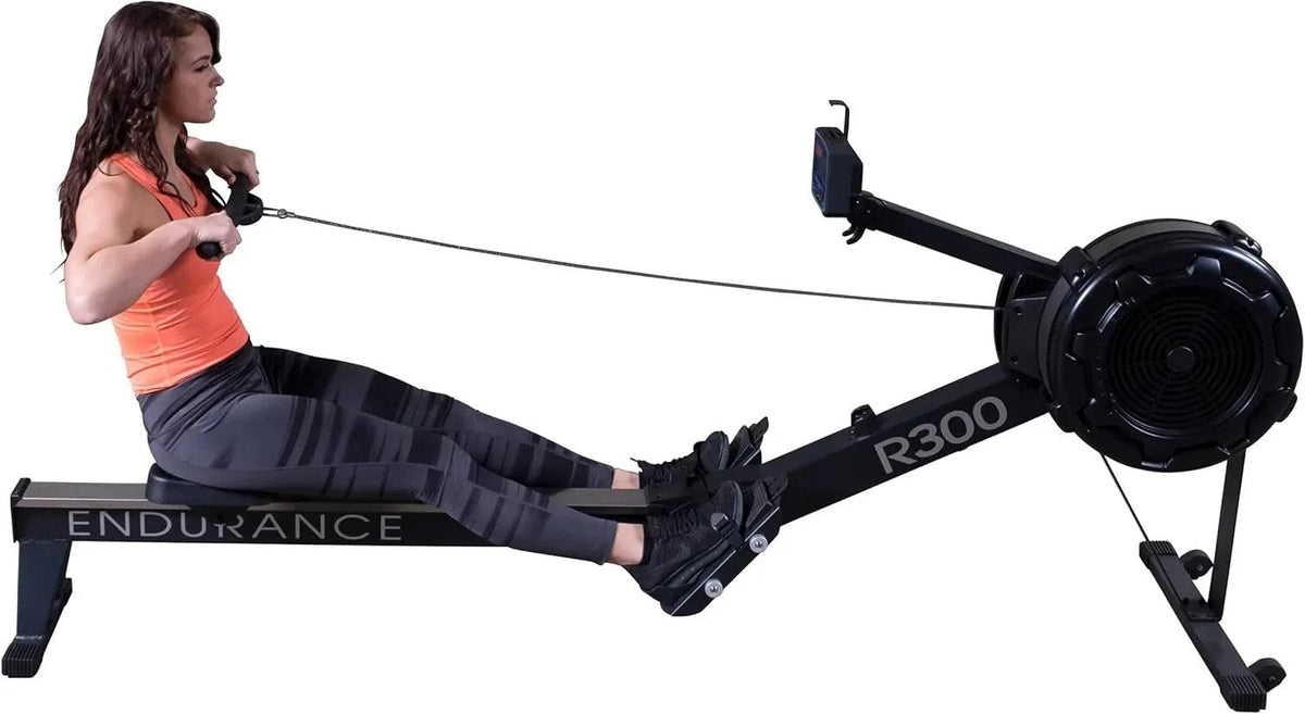 Casavibeo Body Solid R300 Endurance Rower with adjustable seat and digital display for full-body cardio workouts.