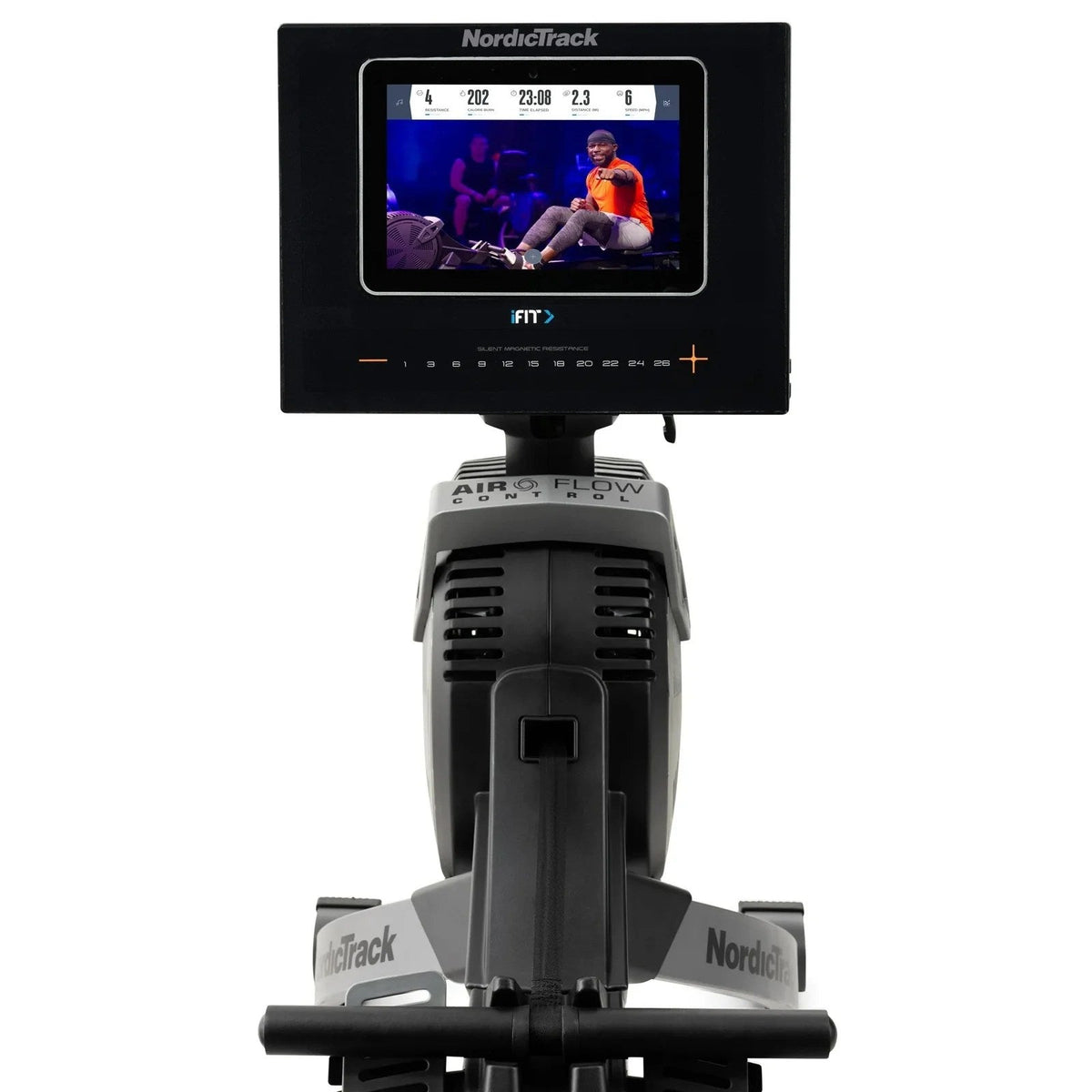Casavibeo NordicTrack RW600 rowing machine with digital display and adjustable resistance, shown in a home gym setting.