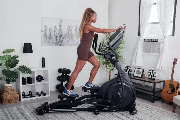 Casavibeo Sole E95 elliptical trainer with digital display and sturdy frame, ideal for home cardio workouts