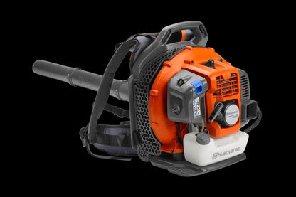 Casavibeo Husqvarna 150BT gas backpack blower with ergonomic handle and large air nozzle, ideal for clearing leaves and debris.