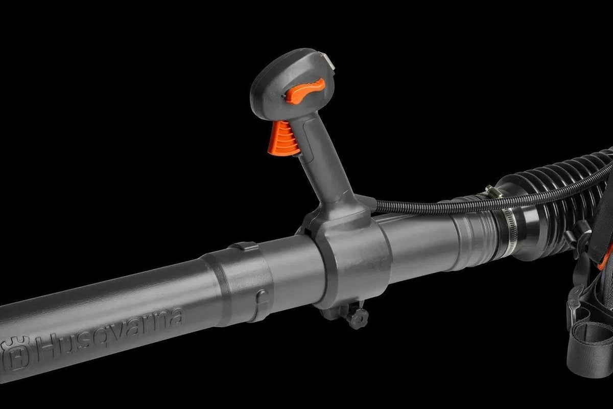 Husqvarna 150BT gas backpack blower by Casavibeo, showing the handheld and backpack engine with air inlet and control handles.