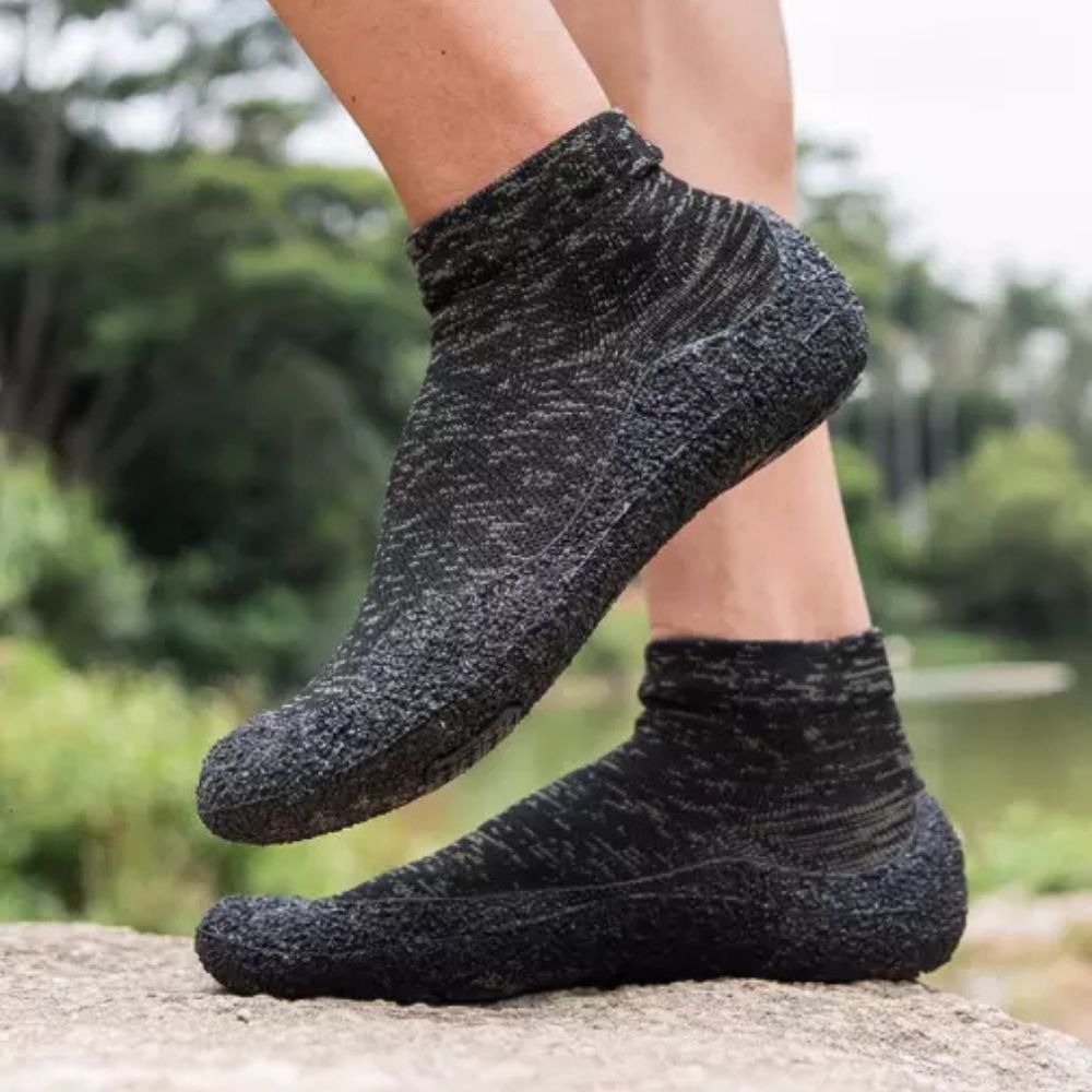 Belro unisex aqua socks shoes for lightweight running and swimming, featuring flexible, quick-drying fabric and slip-resistant soles.