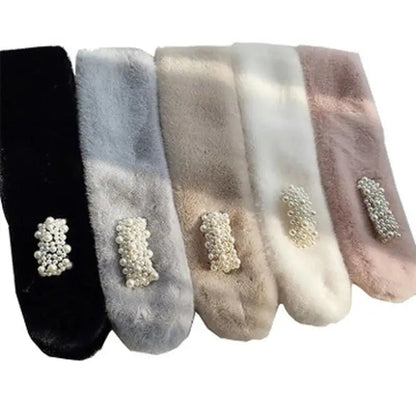 Belro luxury faux fur pearl winter scarf featuring soft fur and elegant pearl accents, perfect for stylish cold-weather accessories.